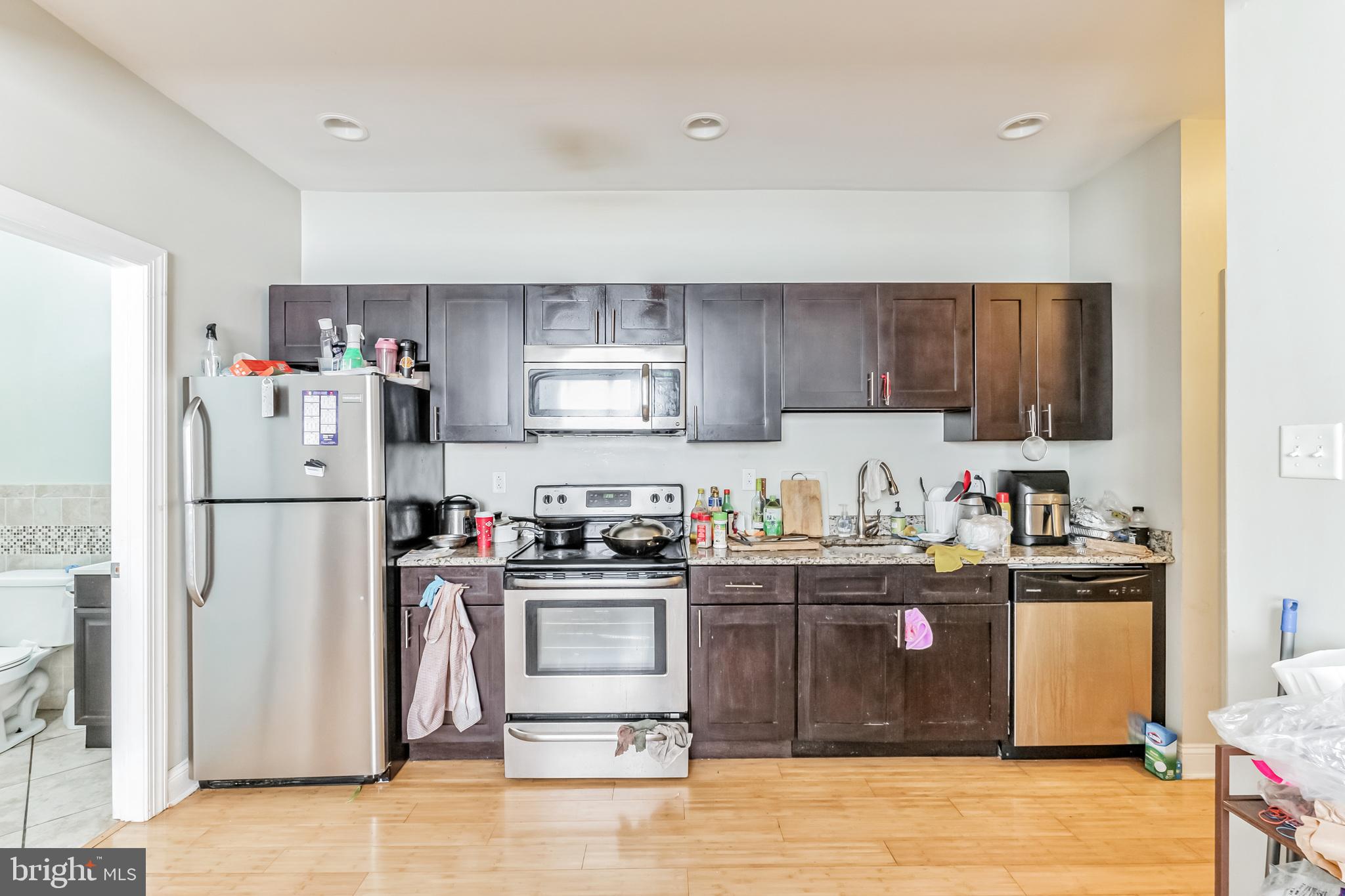 UNIVERSITY CITY - Residential Lease