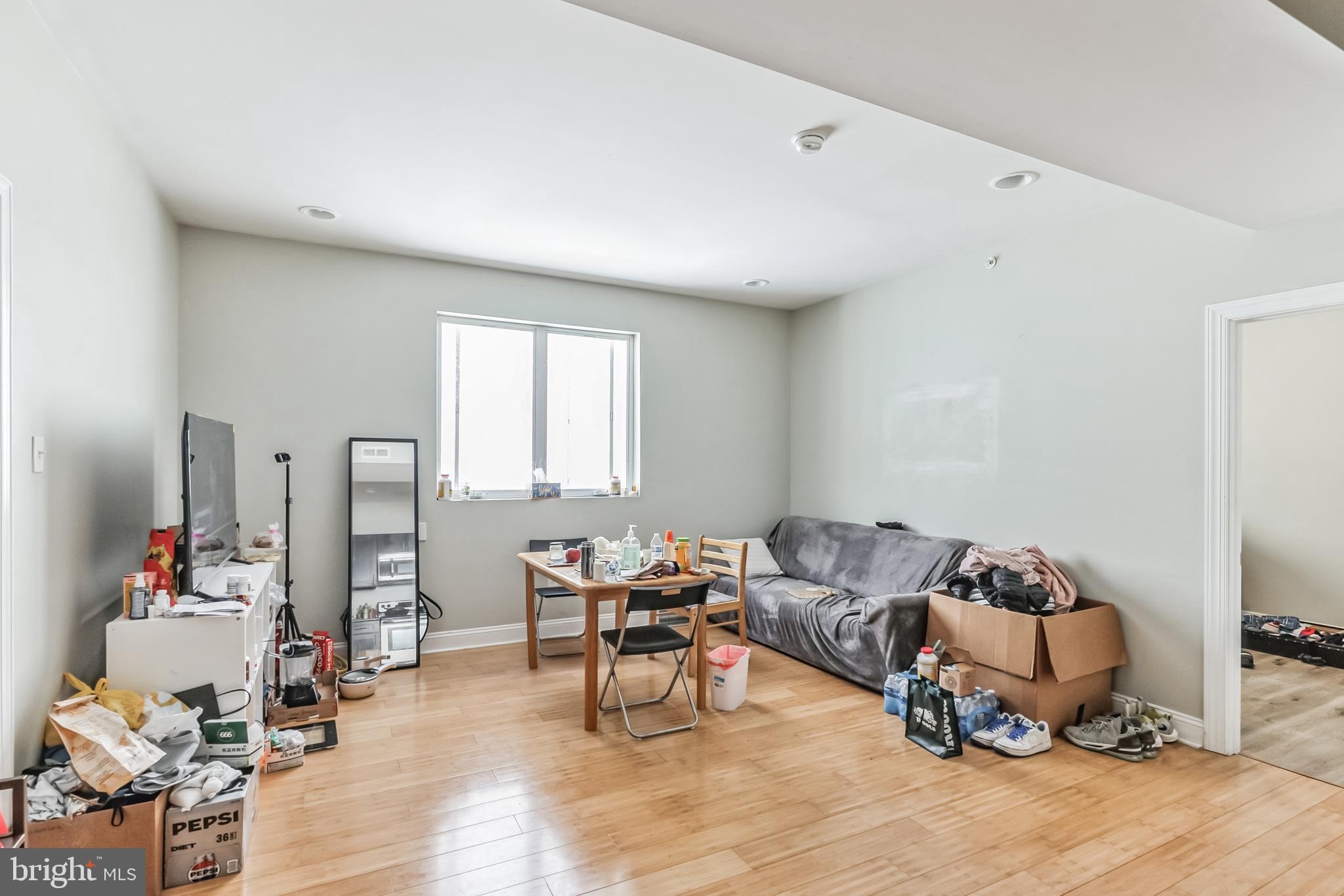 UNIVERSITY CITY - Residential Lease