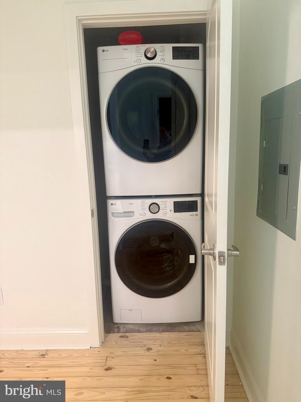 1733 CHESTNUT STREET 35 304