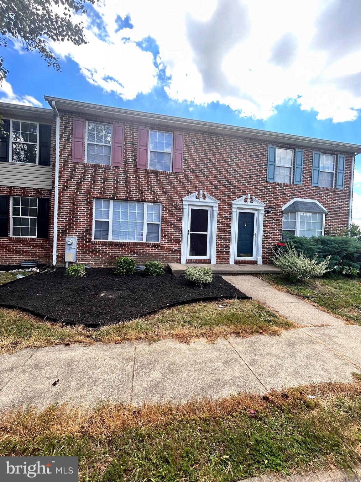 HUNTINGTON MEADOWS - Residential Lease