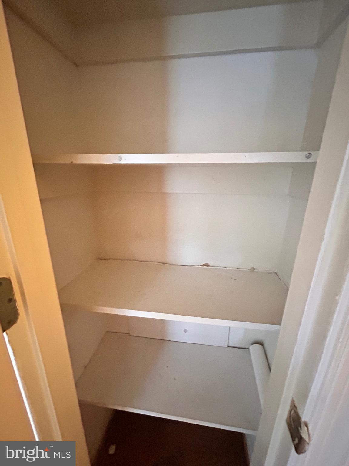 HUNTINGTON MEADOWS - Residential Lease