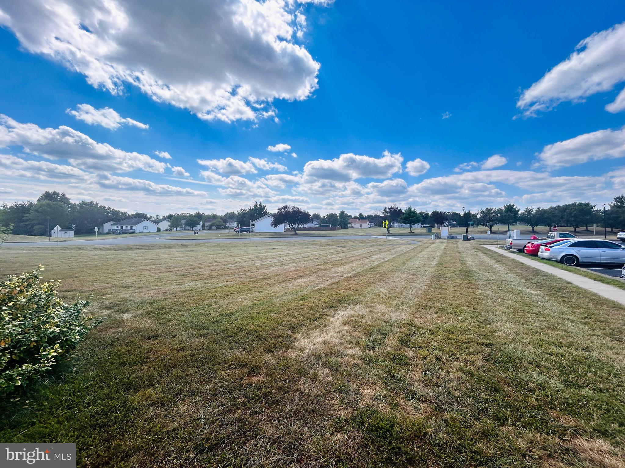 HUNTINGTON MEADOWS - Residential Lease