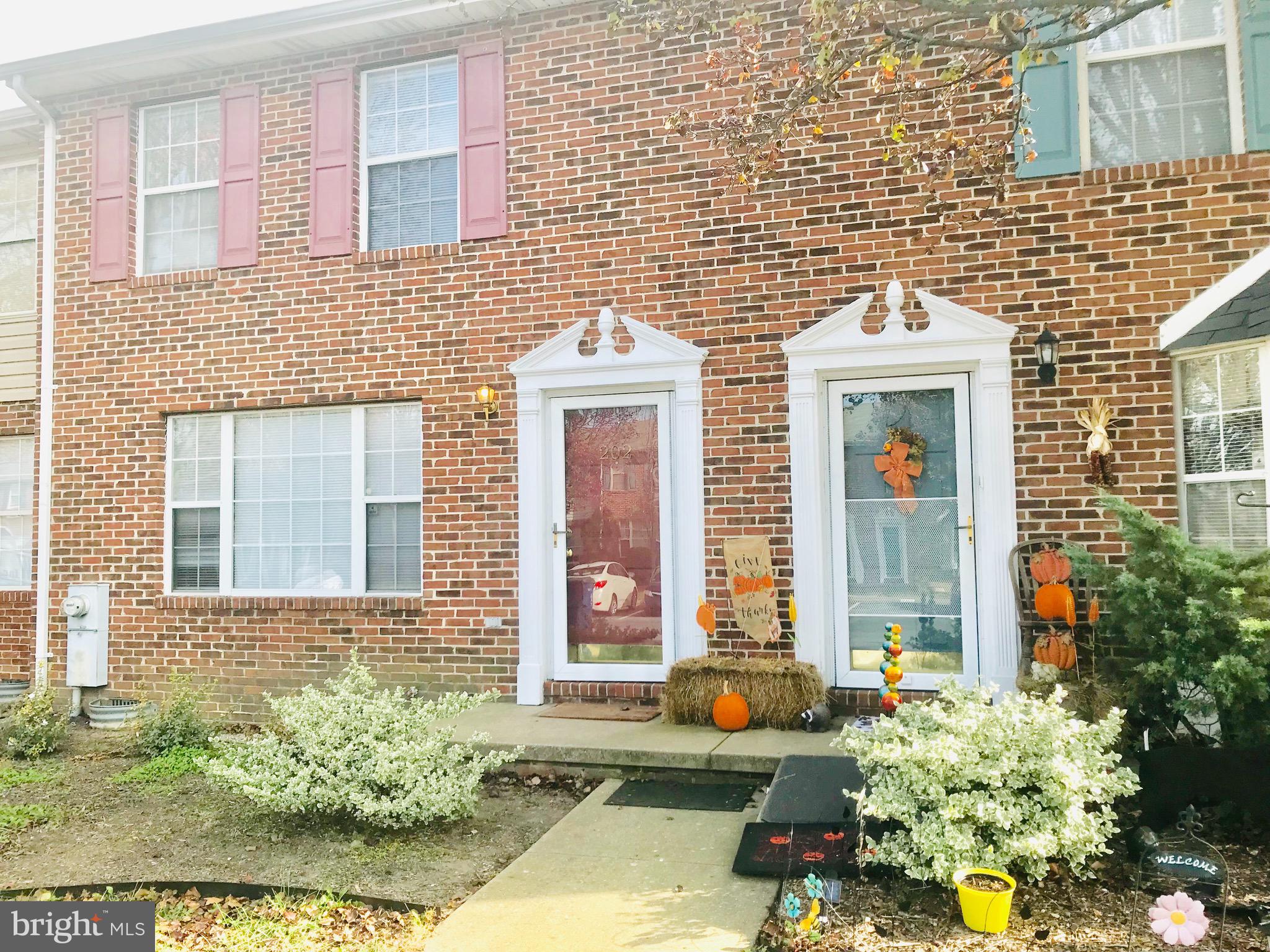 HUNTINGTON MEADOWS - Residential Lease