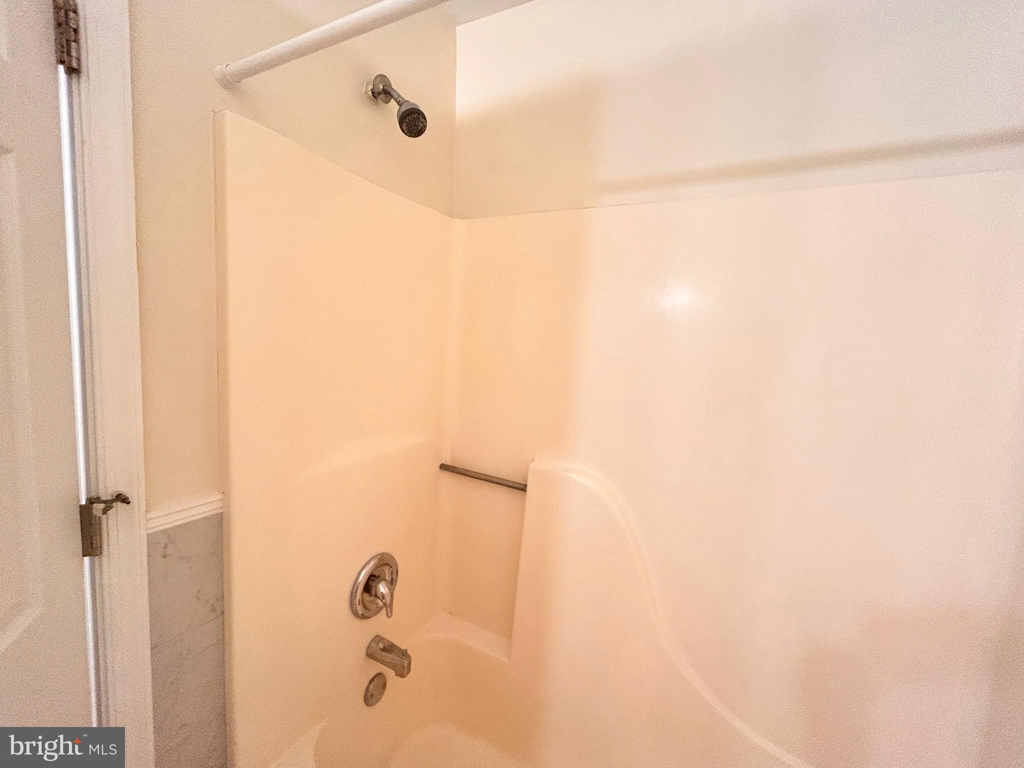 HUNTINGTON MEADOWS - Residential Lease