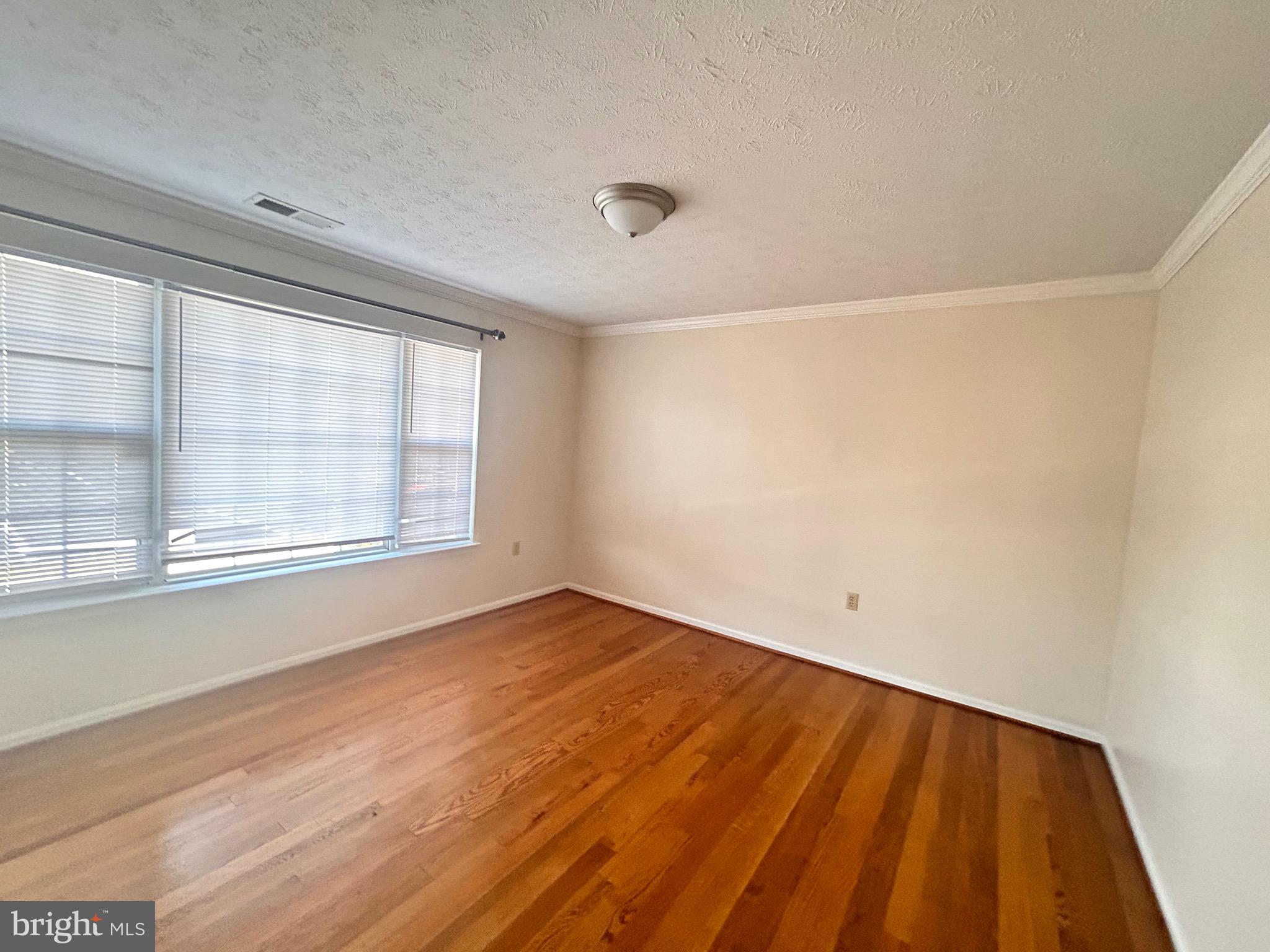 HUNTINGTON MEADOWS - Residential Lease