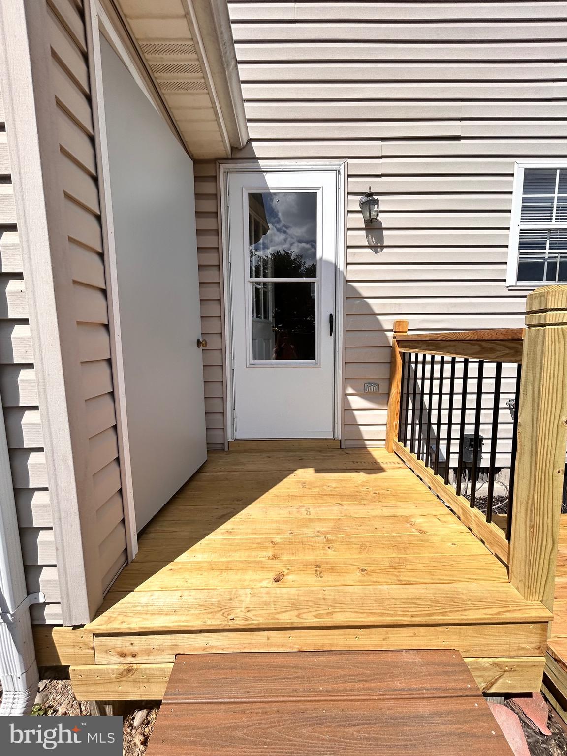 HUNTINGTON MEADOWS - Residential Lease