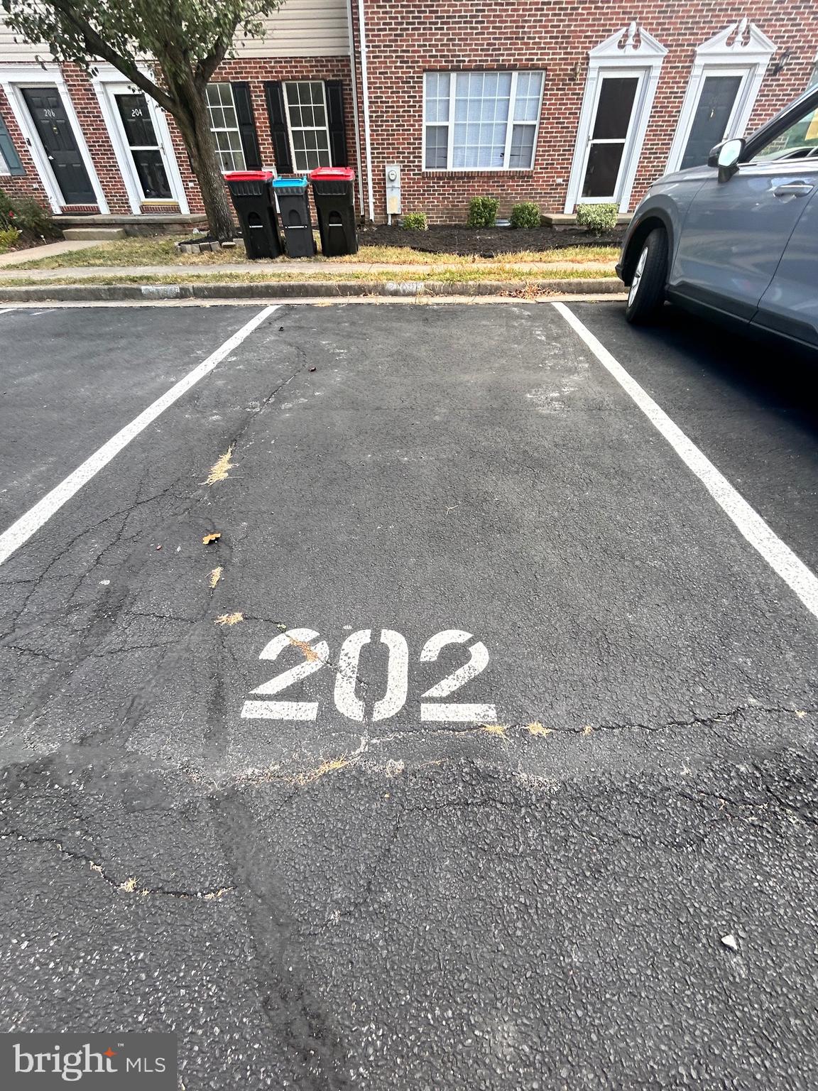 HUNTINGTON MEADOWS - Residential Lease