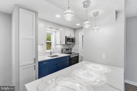 Townhouse For Sale - 829 S Irving Street<br/> Arlington County, ARLINGTON, VA 22204