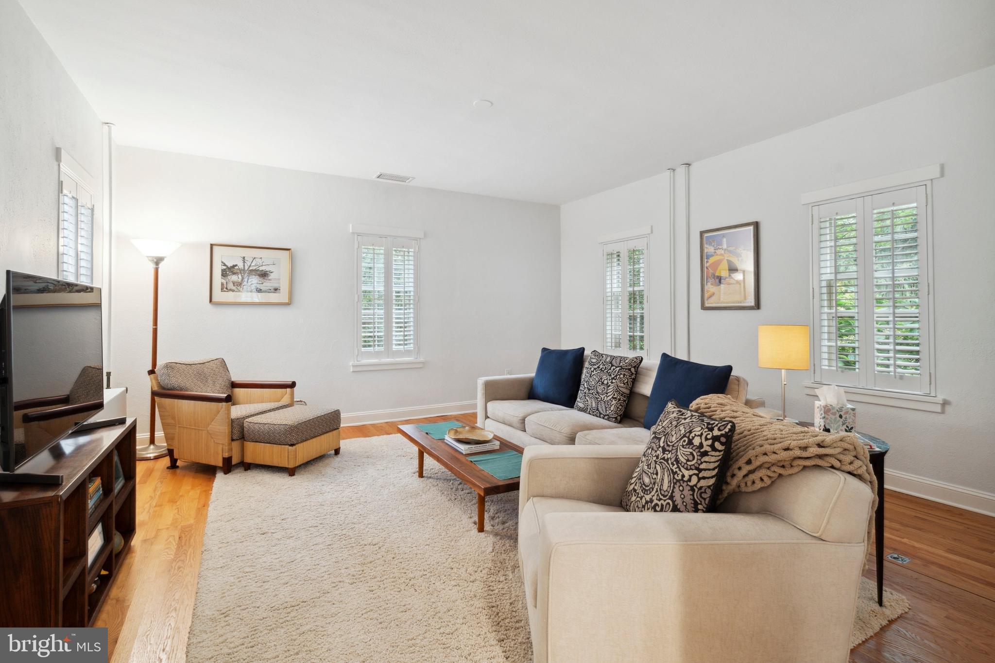 CHESTNUT HILL - Residential