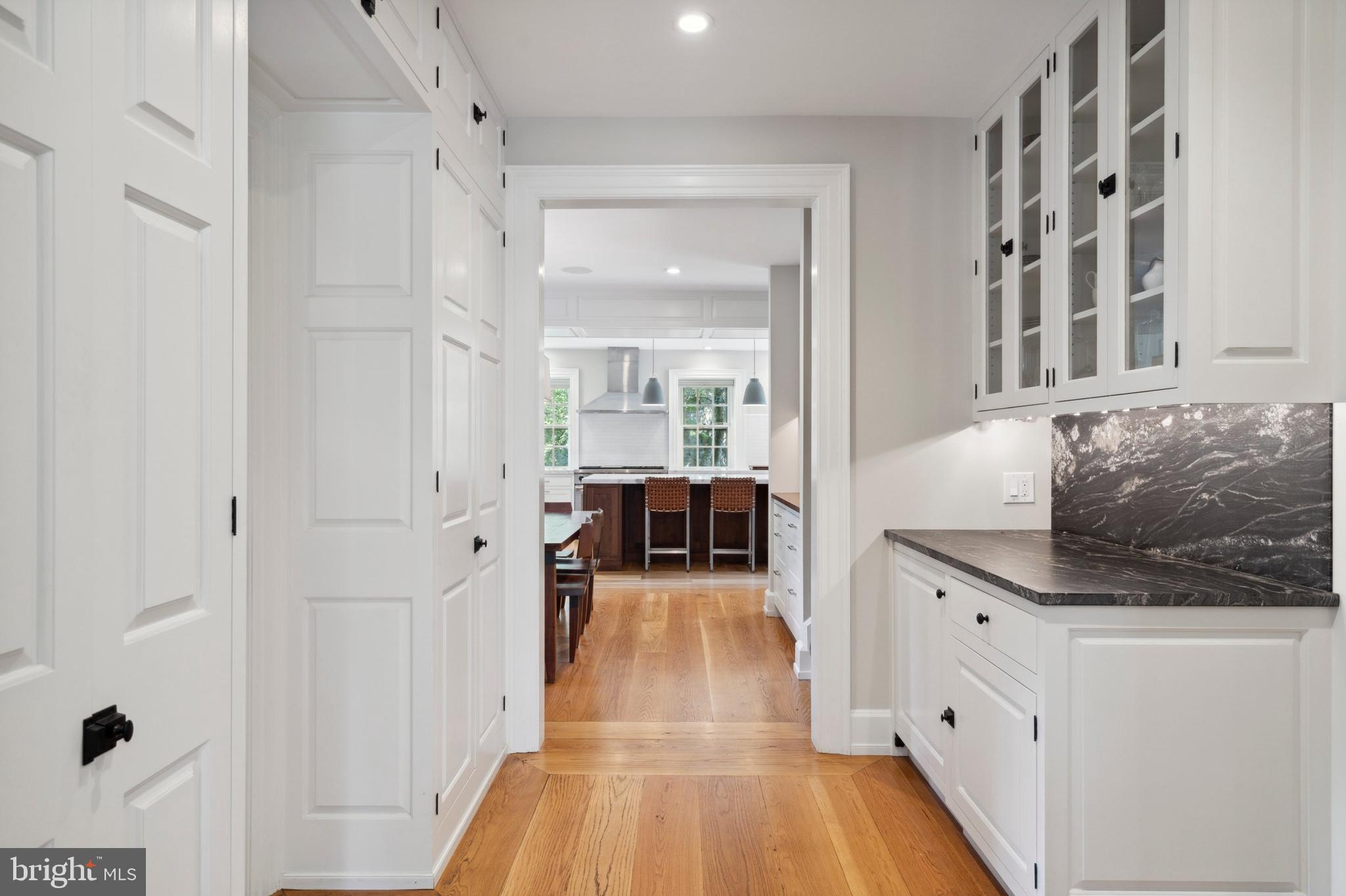 CHESTNUT HILL - Residential