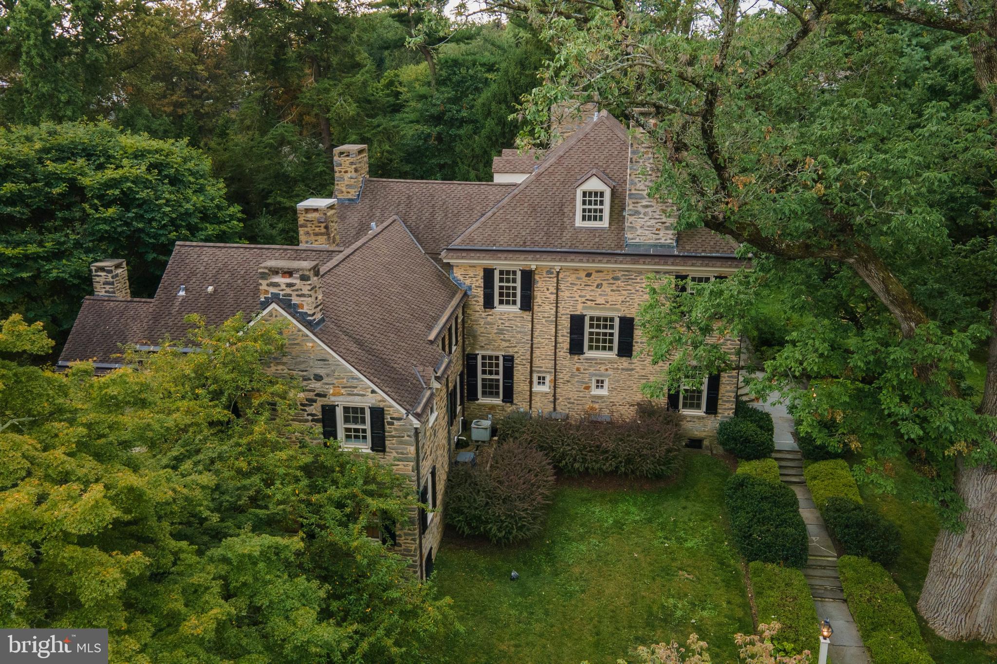 CHESTNUT HILL - Residential