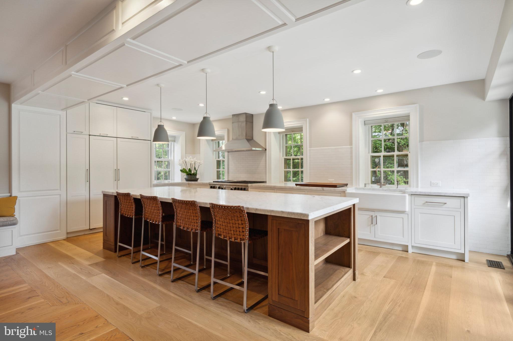 CHESTNUT HILL - Residential