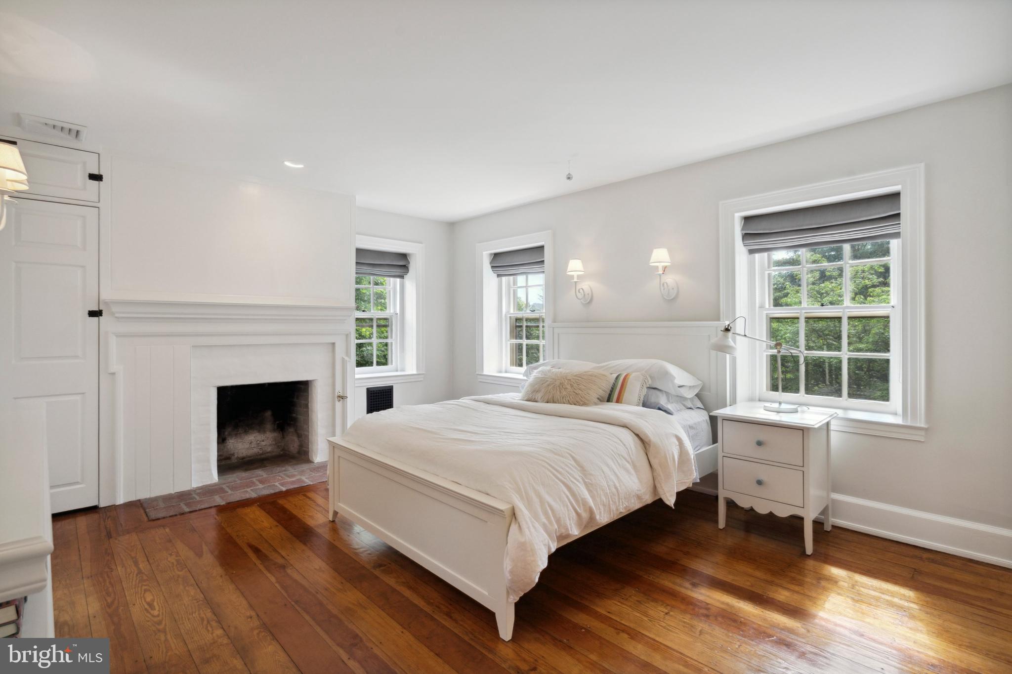 CHESTNUT HILL - Residential