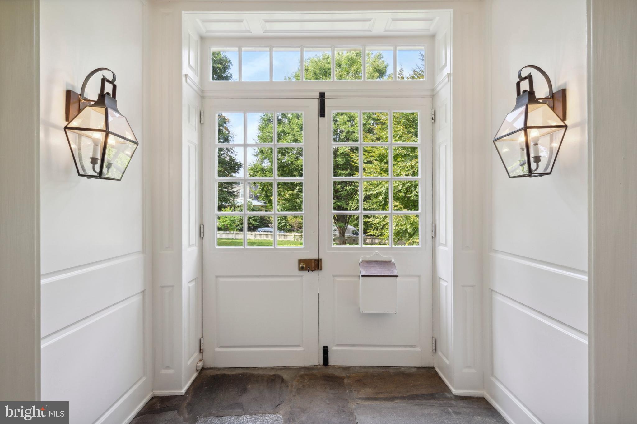 CHESTNUT HILL - Residential