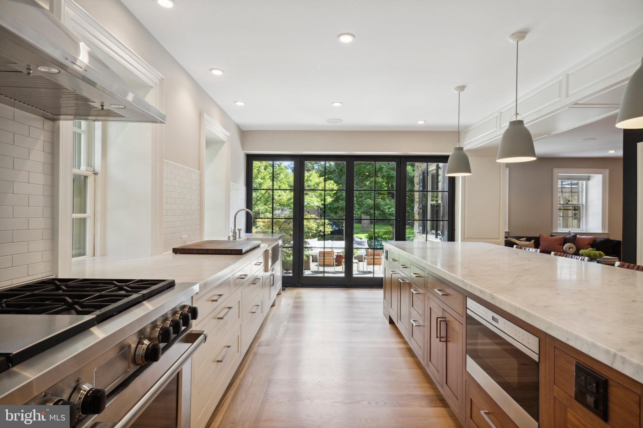 CHESTNUT HILL - Residential