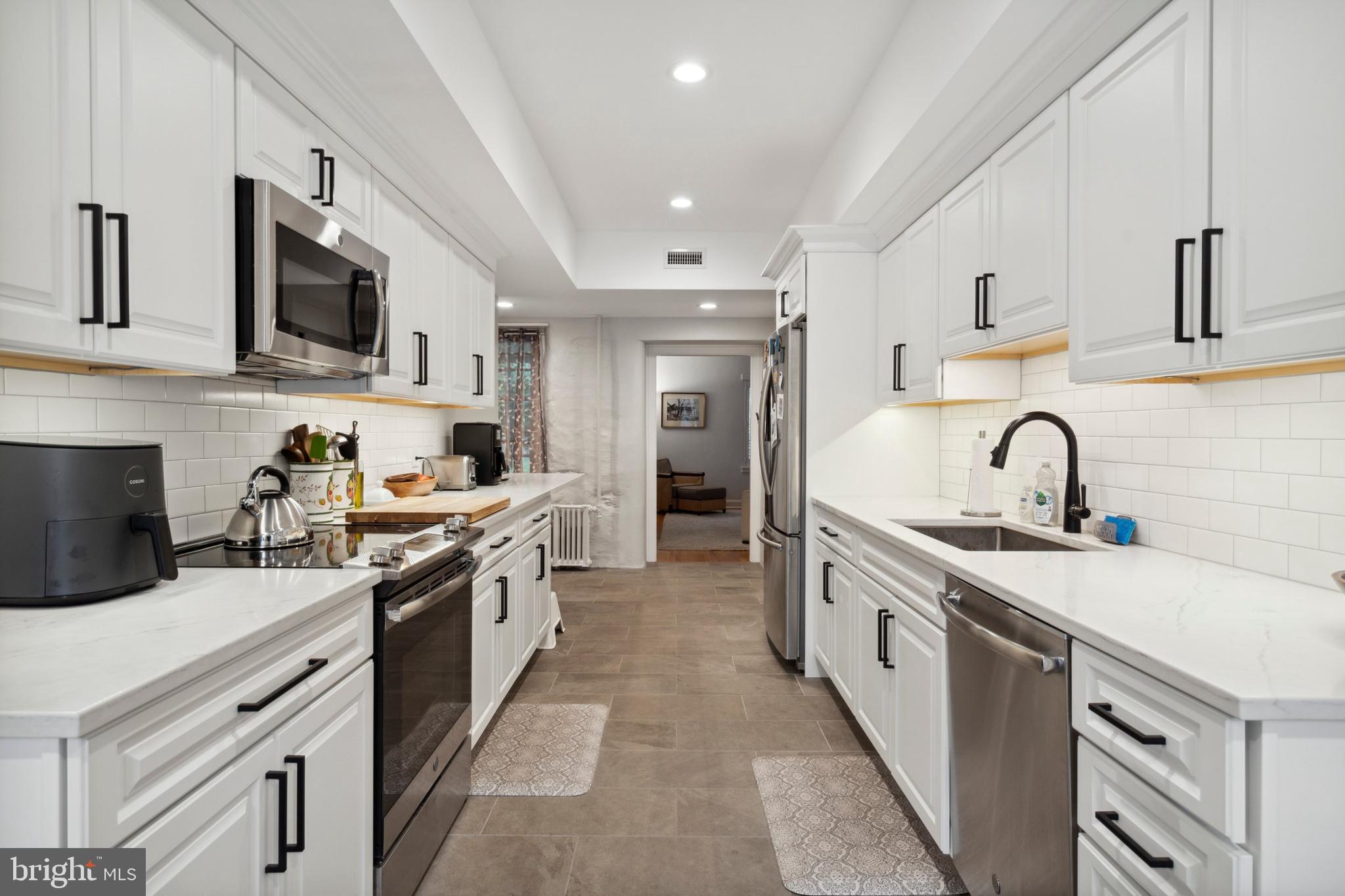 CHESTNUT HILL - Residential