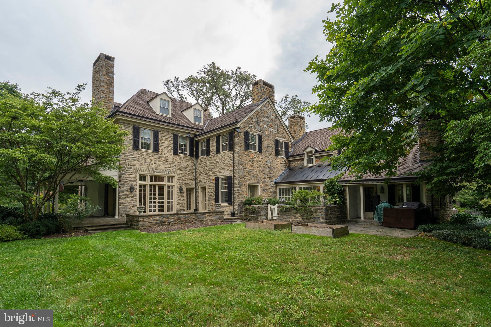 CHESTNUT HILL - Residential