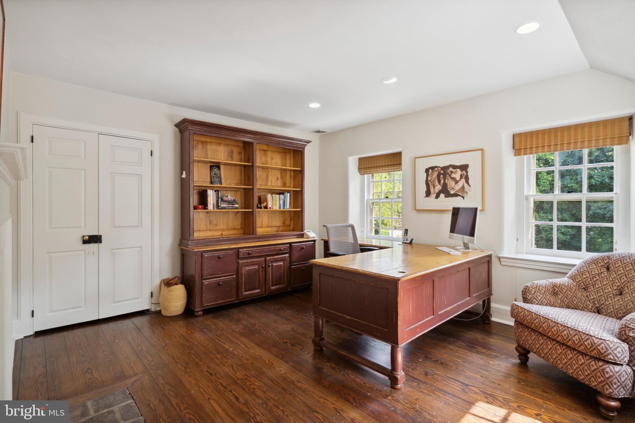 CHESTNUT HILL - Residential