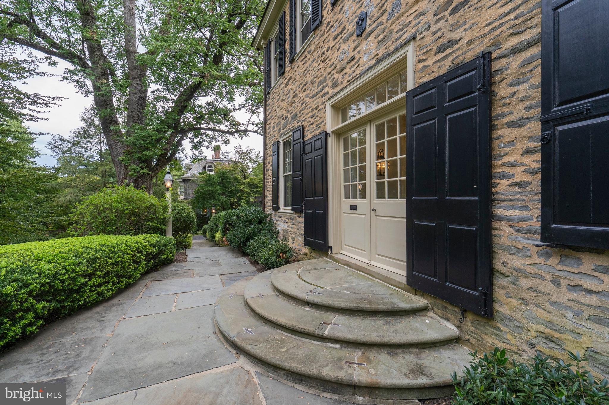 CHESTNUT HILL - Residential