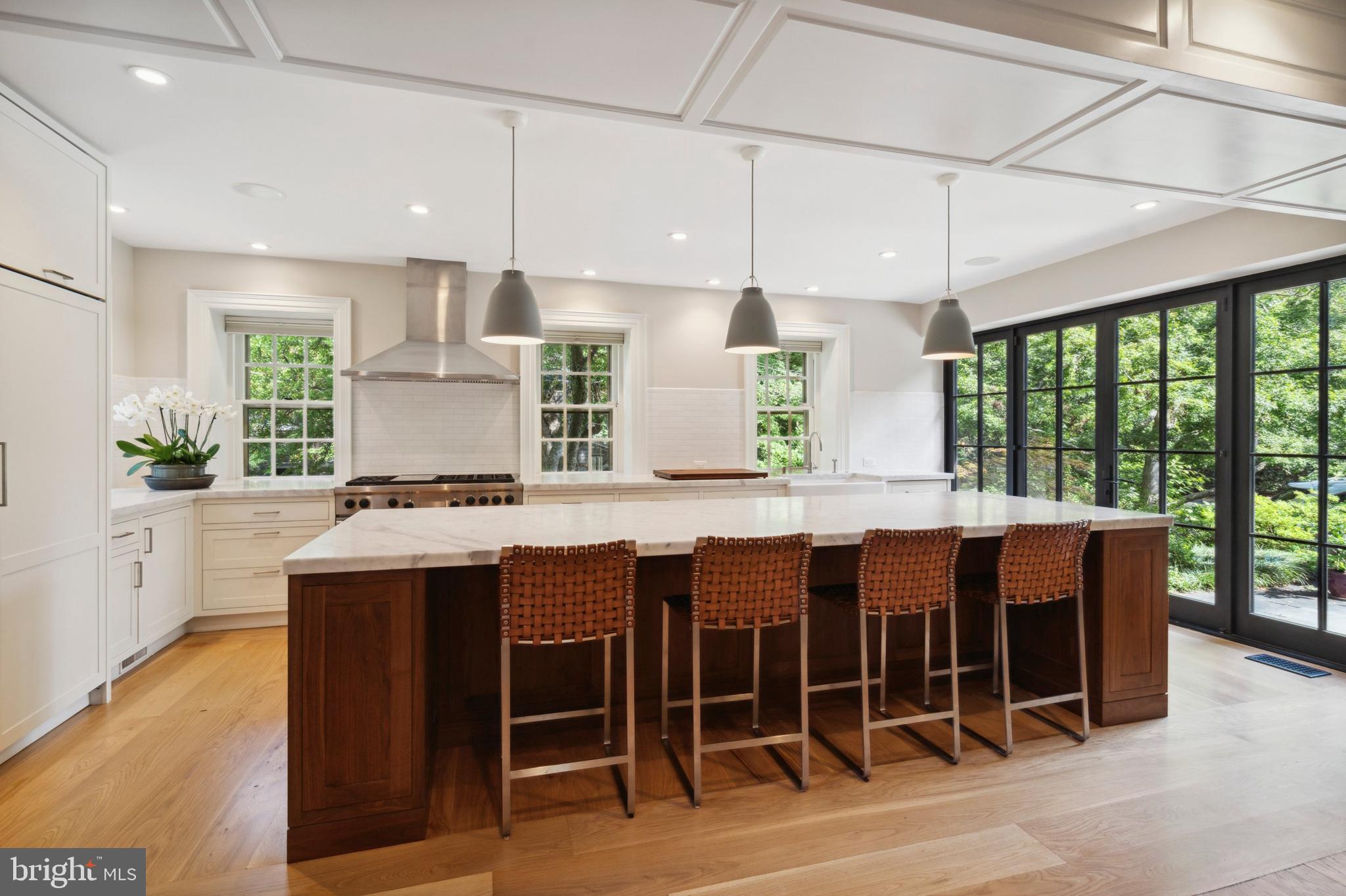 CHESTNUT HILL - Residential