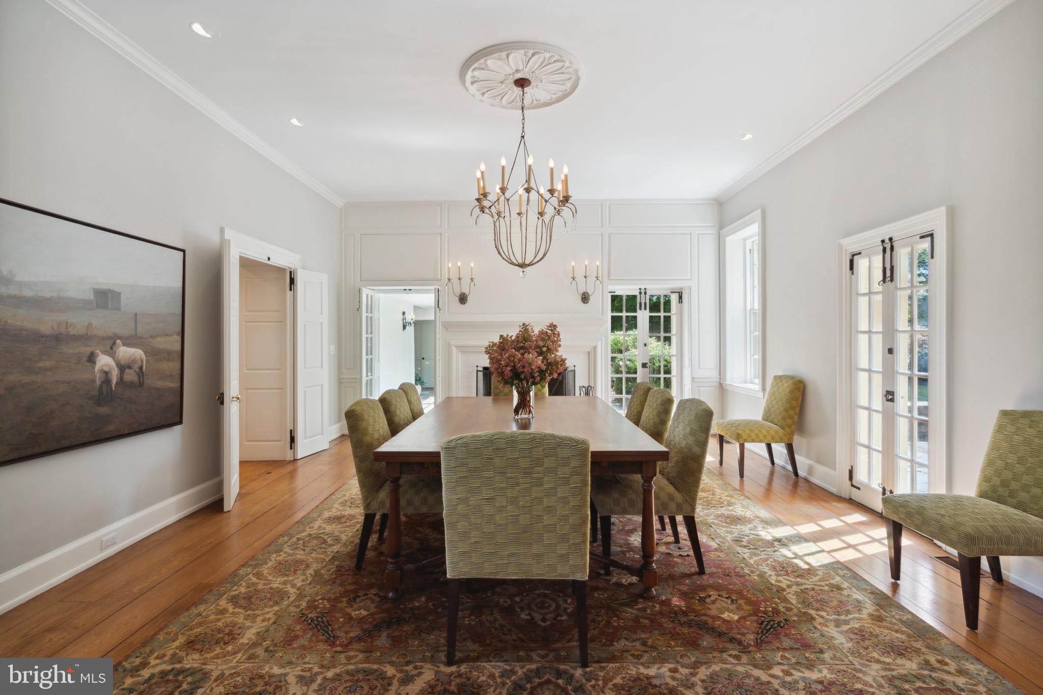 CHESTNUT HILL - Residential