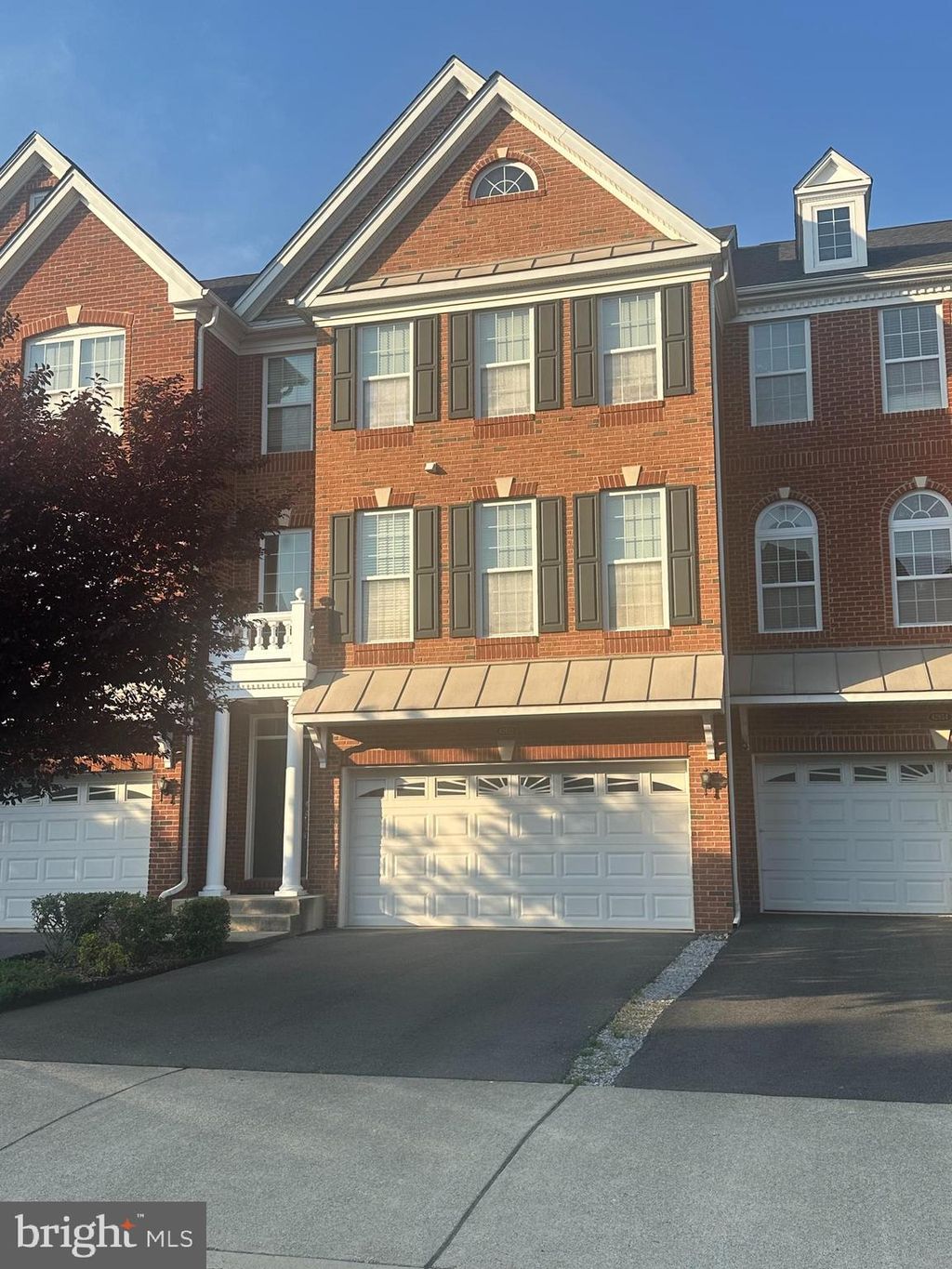 Photo of 42852 Edgegrove Heights Terrace, ASHBURN, VA 20148 (MLS # VALO2125804)