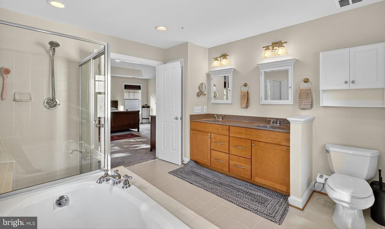 NORTH KENSINGTON - Residential