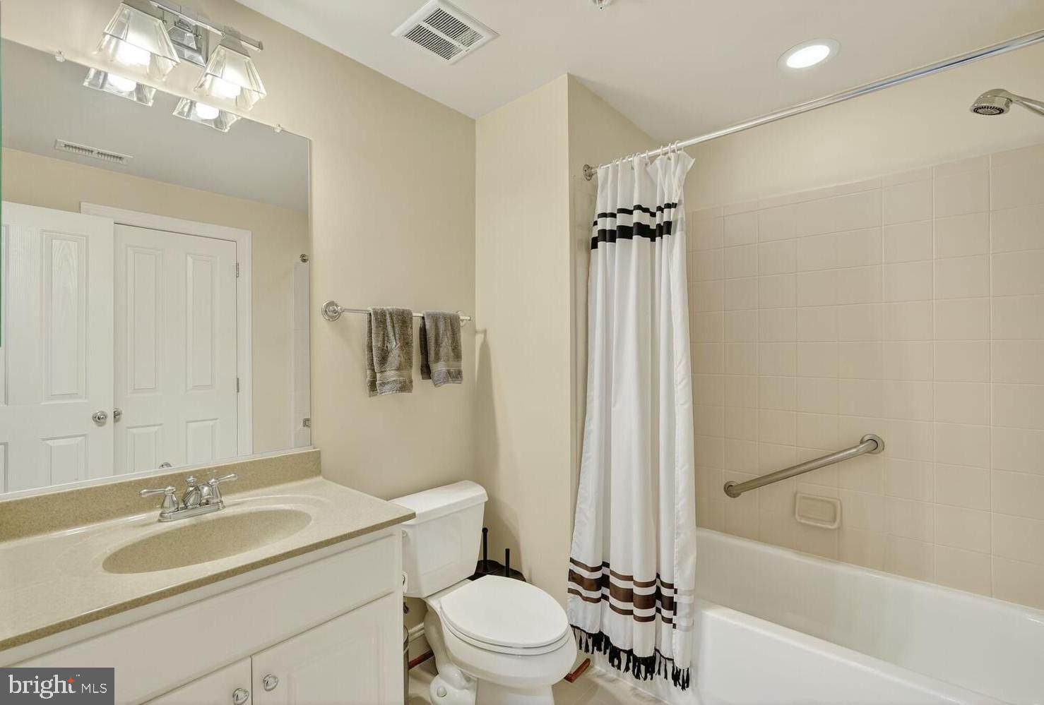 NORTH KENSINGTON - Residential