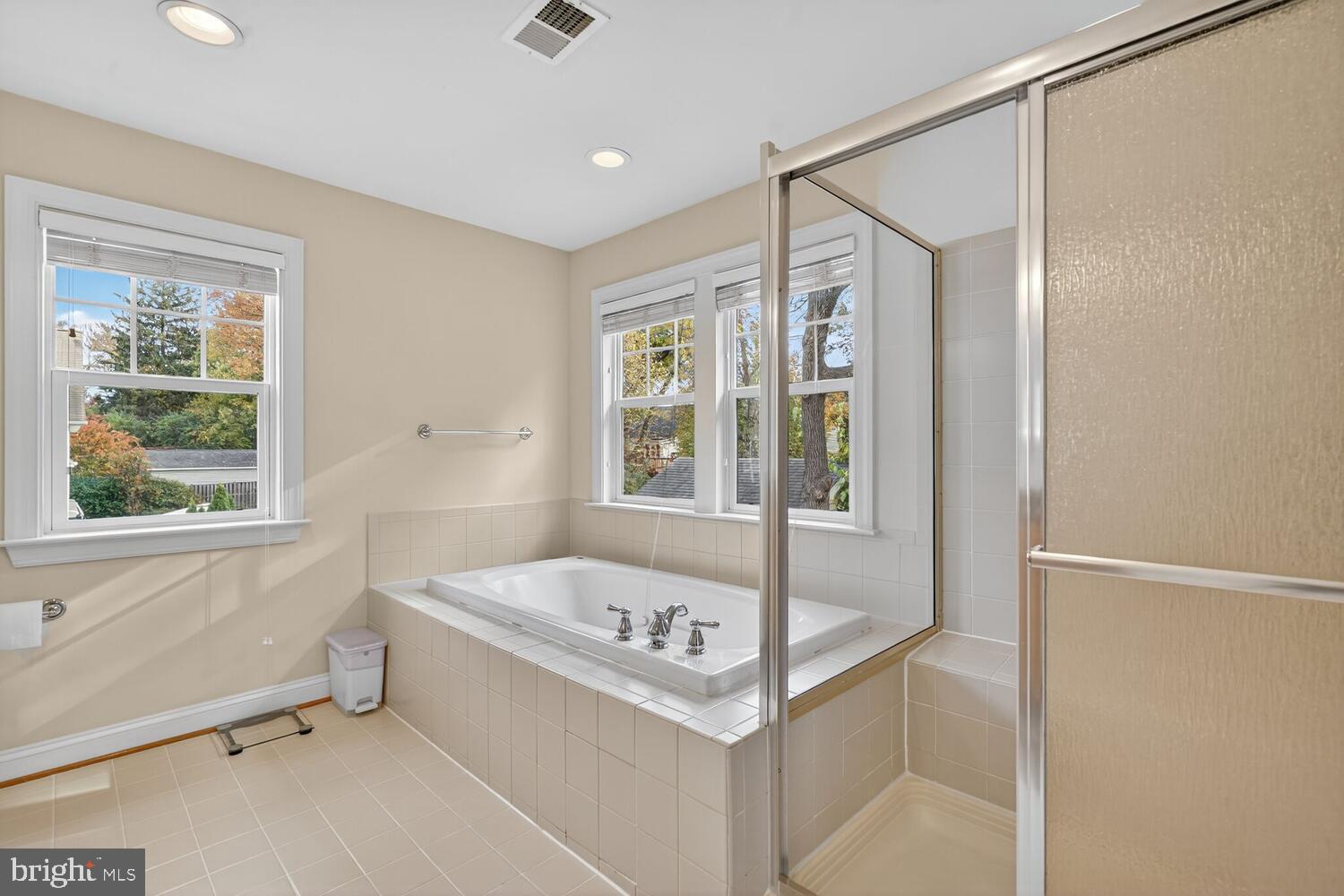 NORTH KENSINGTON - Residential