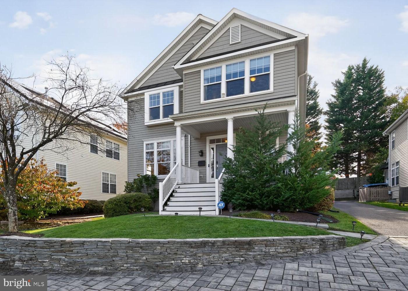 NORTH KENSINGTON - Residential