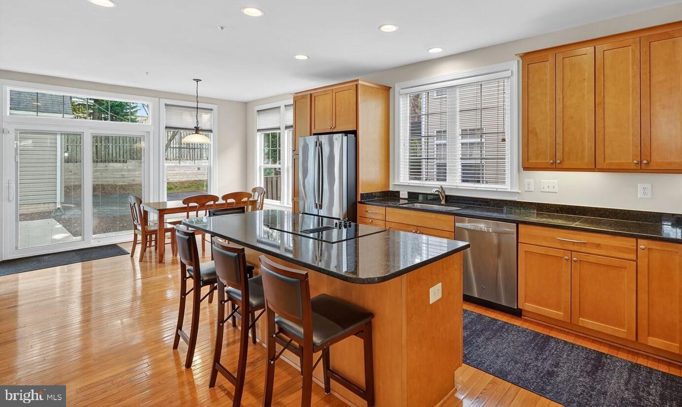 NORTH KENSINGTON - Residential