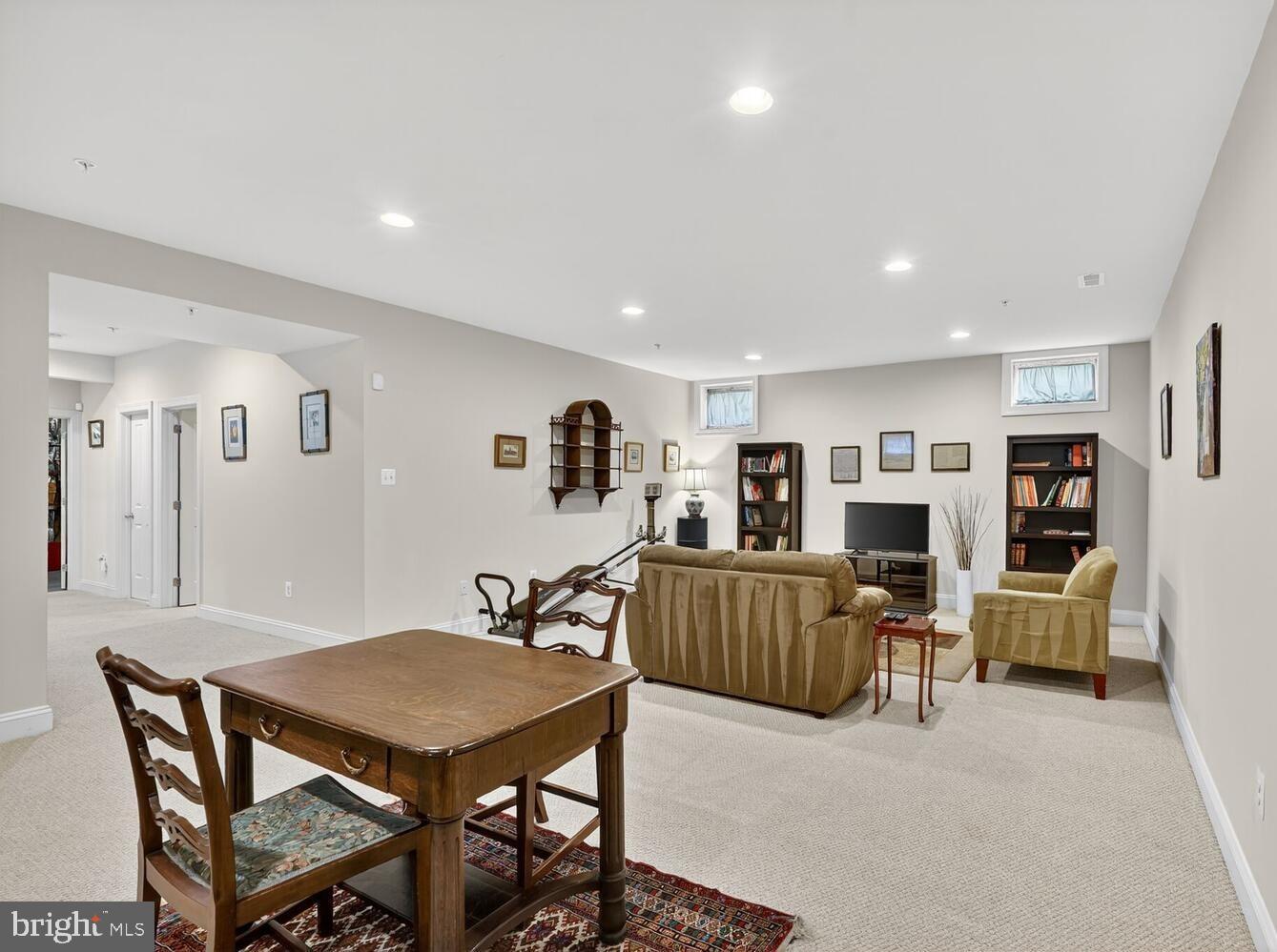 NORTH KENSINGTON - Residential