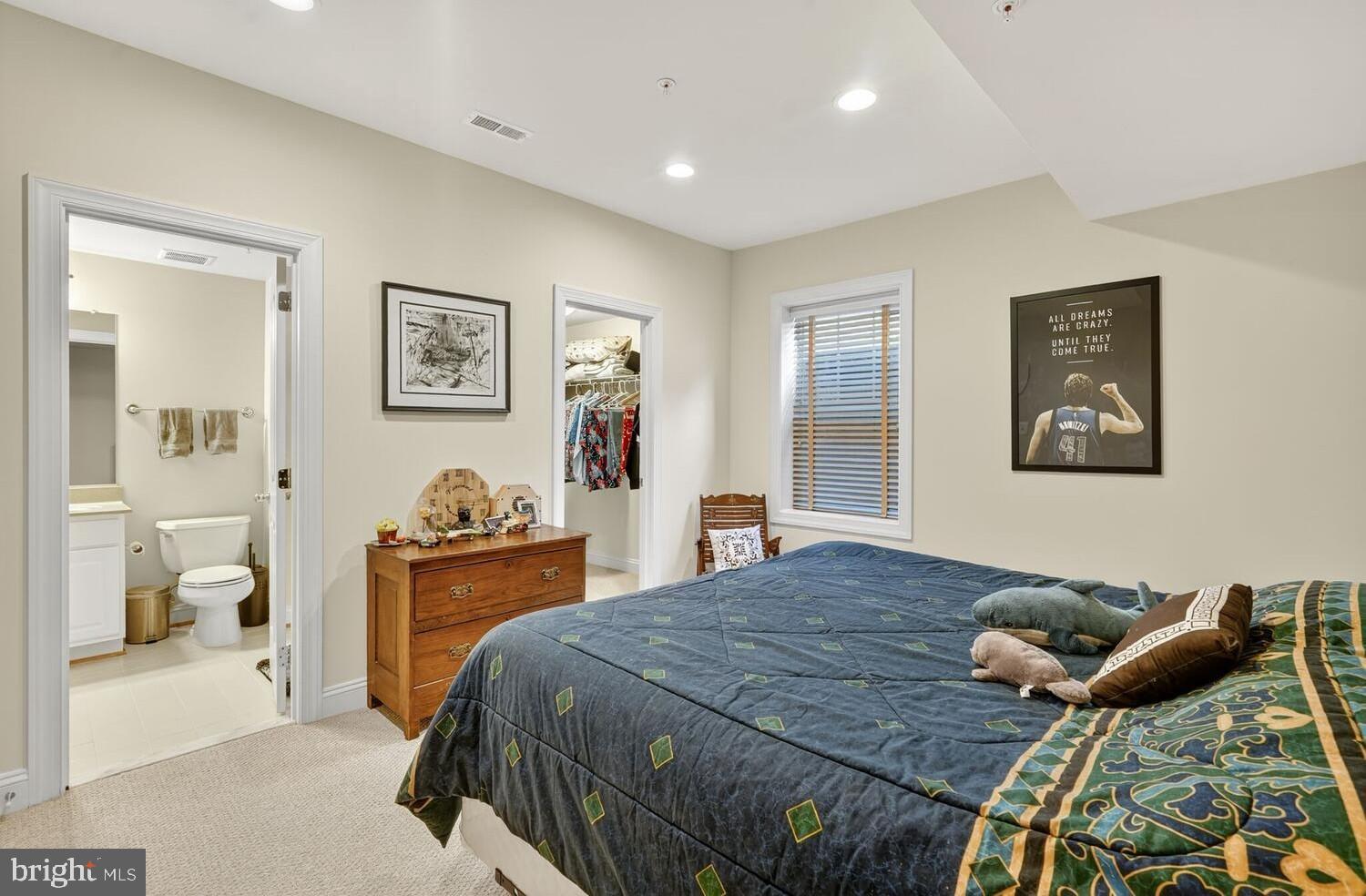 NORTH KENSINGTON - Residential