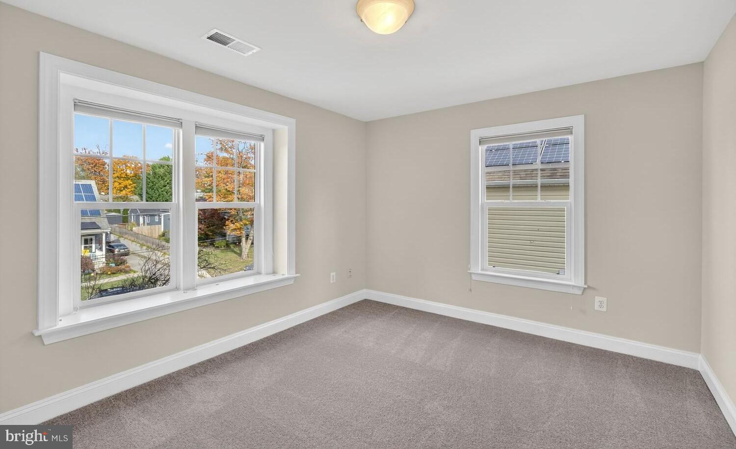 NORTH KENSINGTON - Residential