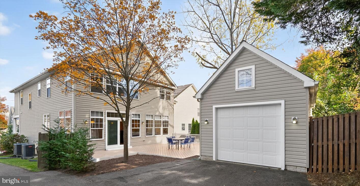 NORTH KENSINGTON - Residential