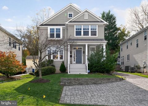 Photo of 11218 Upton Drive, KENSINGTON, MD 20895 (MLS # MDMC2207006)