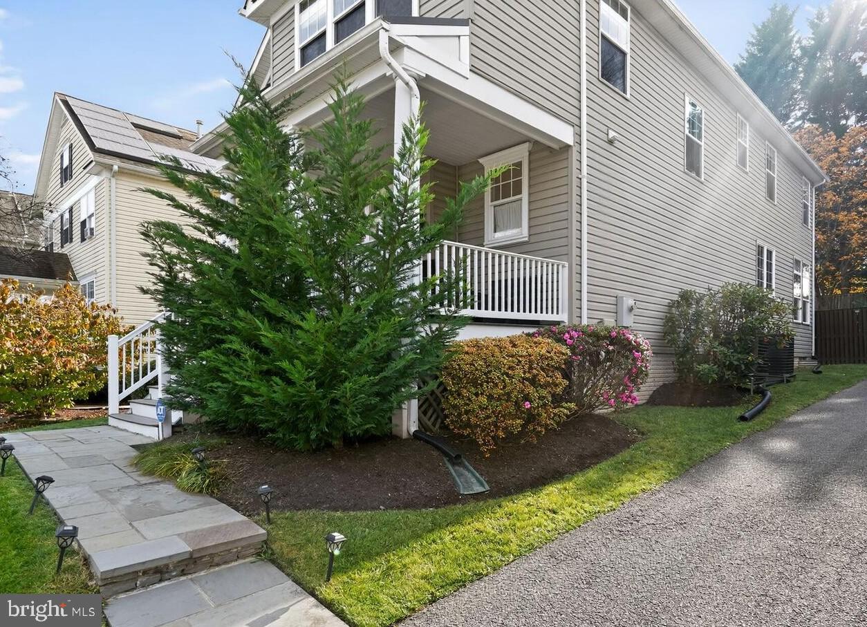 NORTH KENSINGTON - Residential