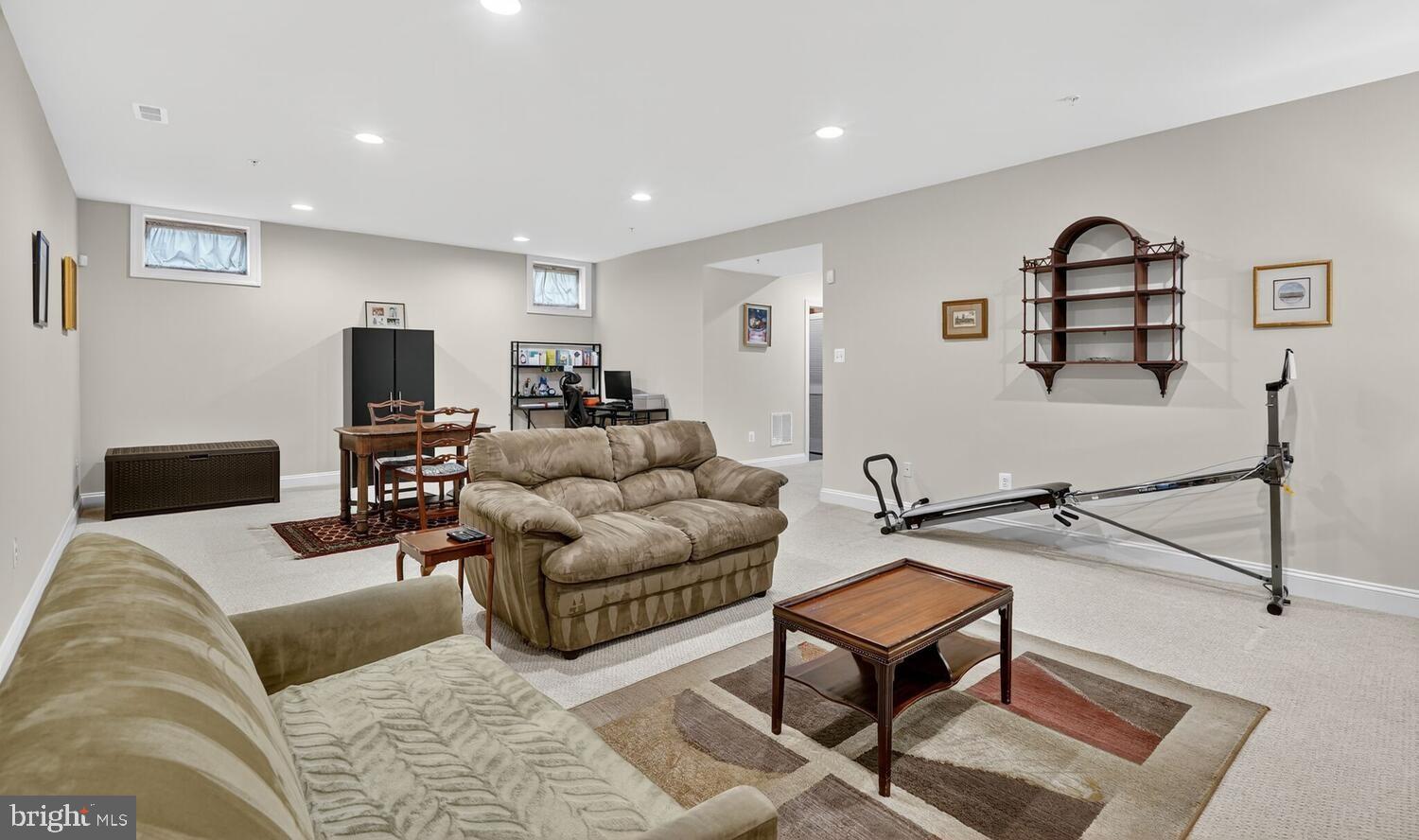 NORTH KENSINGTON - Residential