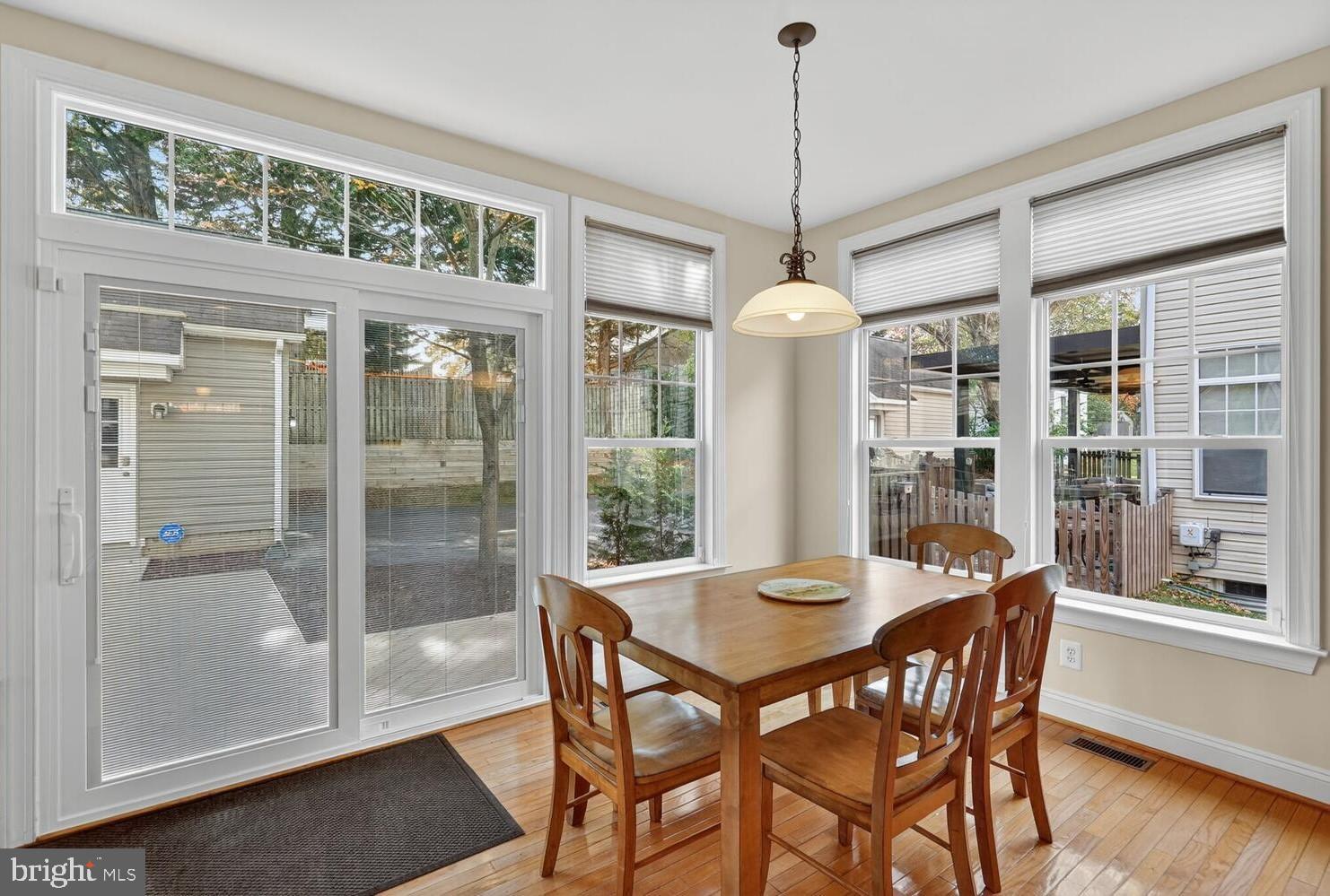 NORTH KENSINGTON - Residential