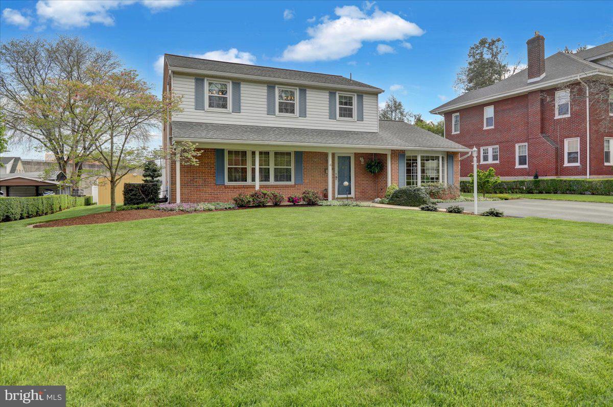 WYOMISSING HILLS - Residential