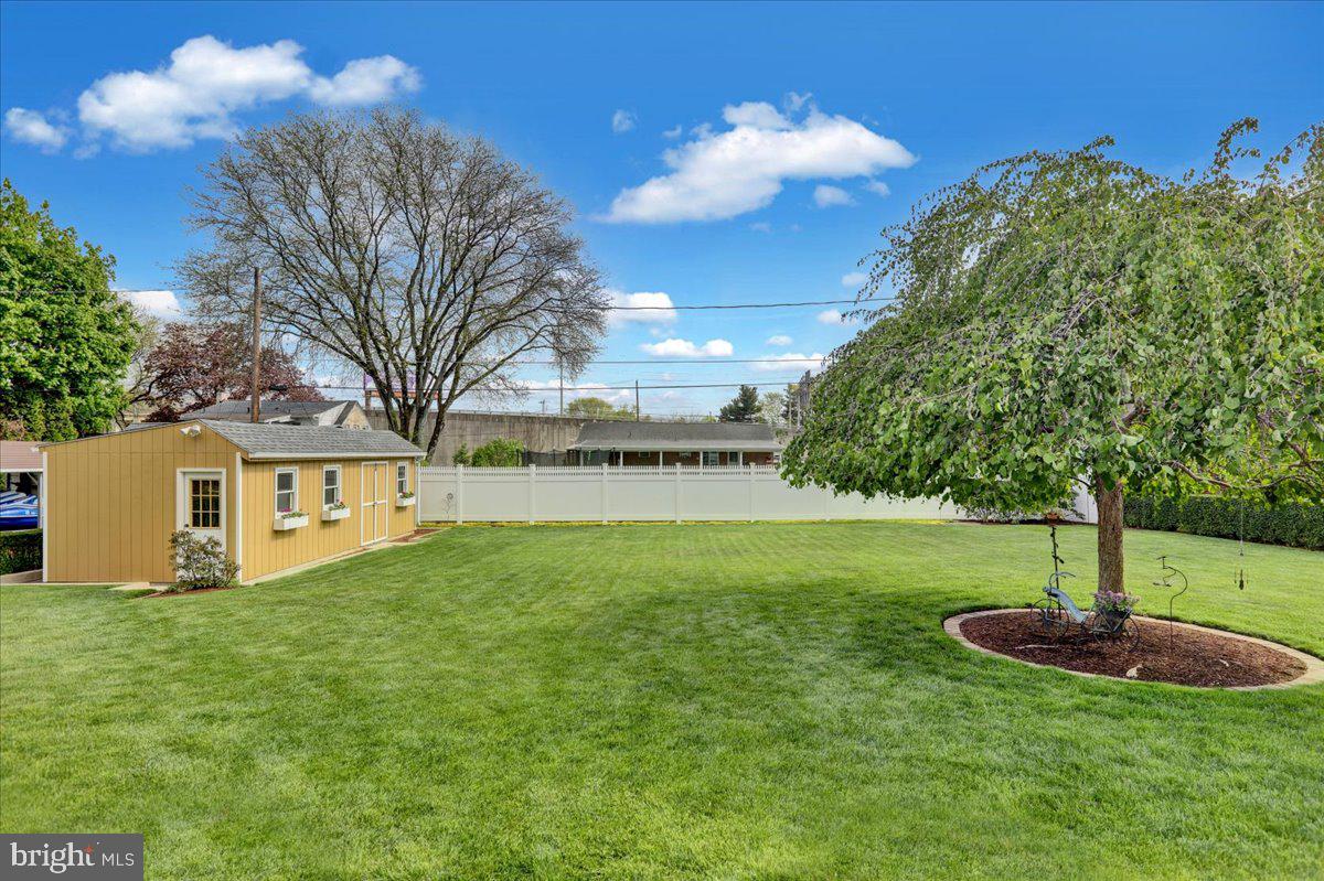 WYOMISSING HILLS - Residential