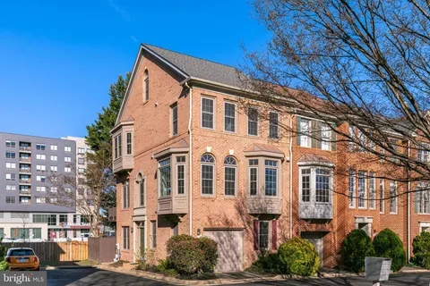 517 N Thomas Street, Arlington, VA MLS: VAAR2054820
