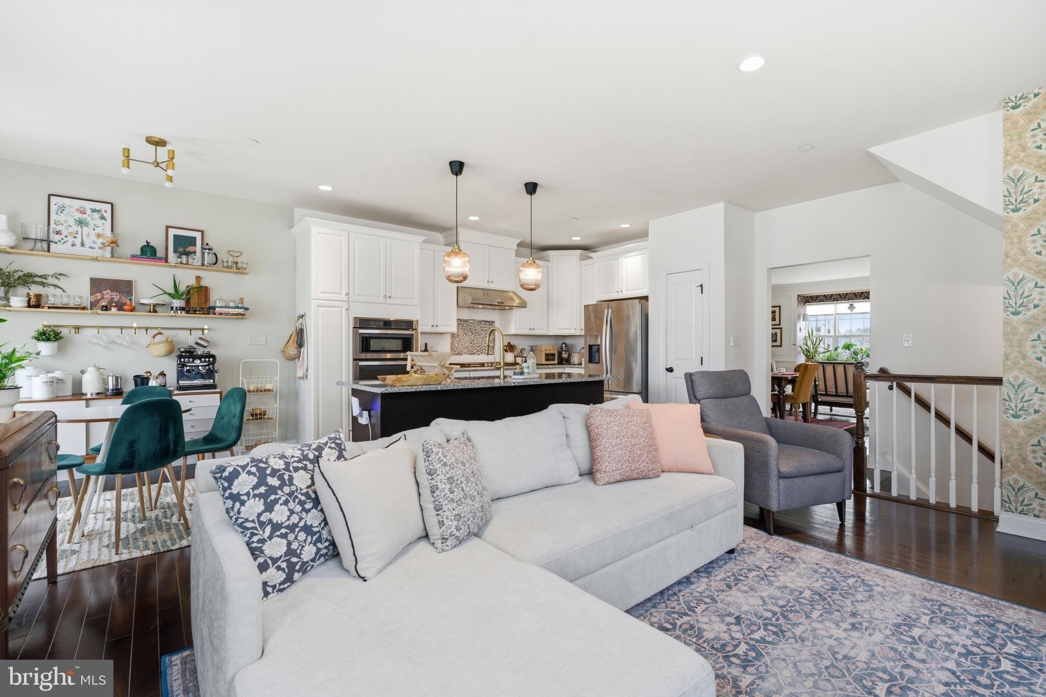 RAVENSCLIFF - Residential