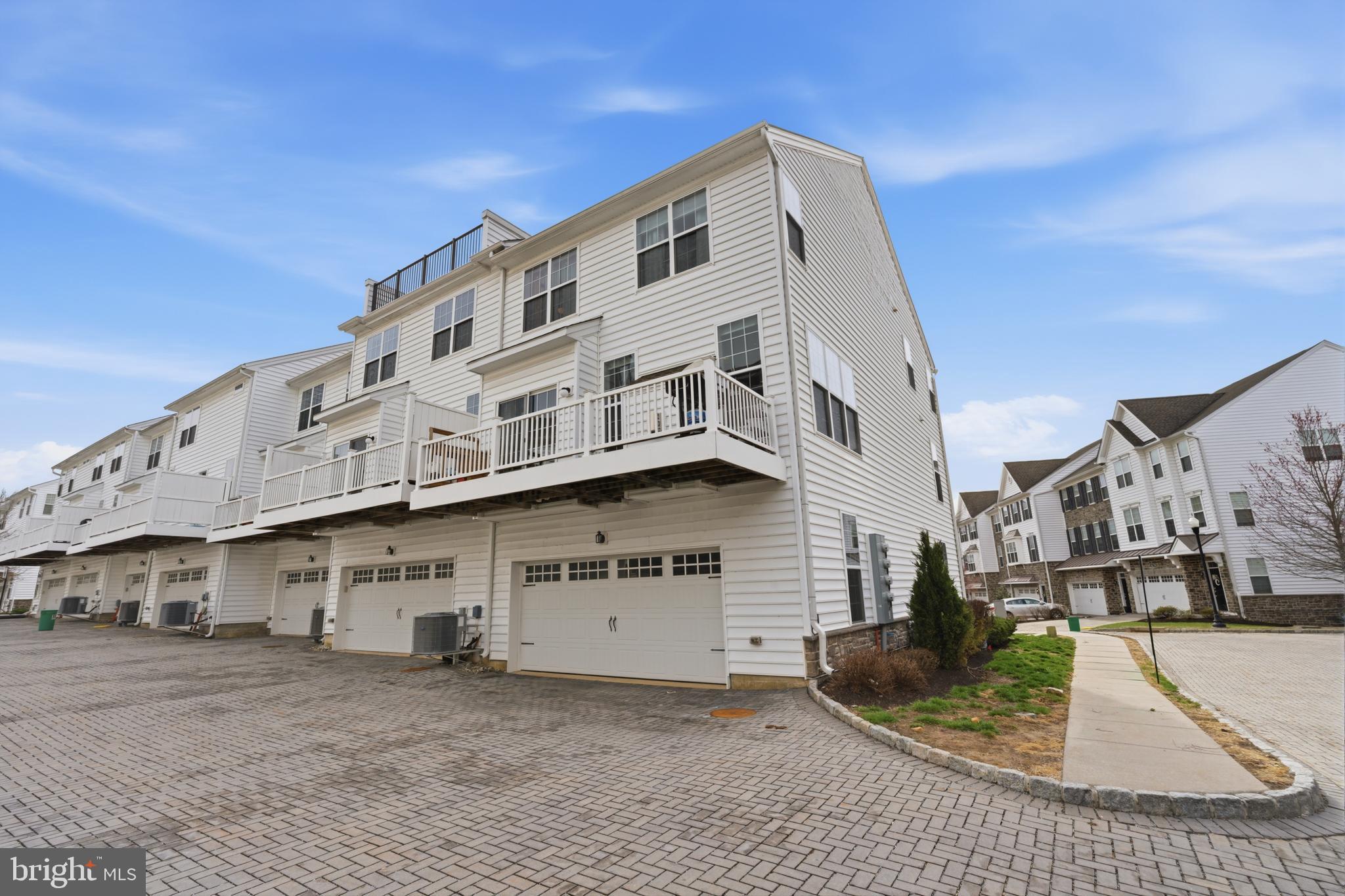 RAVENSCLIFF - Residential