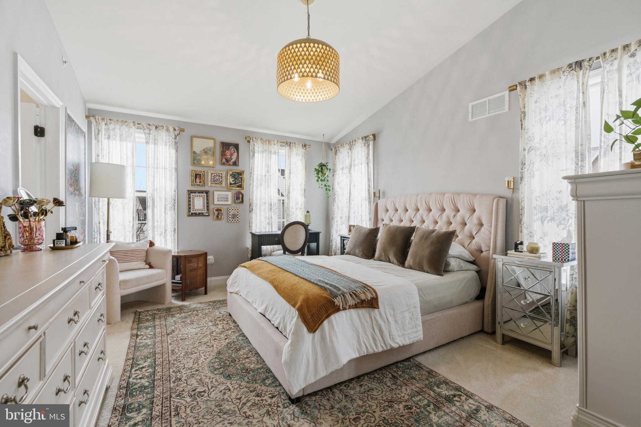 RAVENSCLIFF - Residential