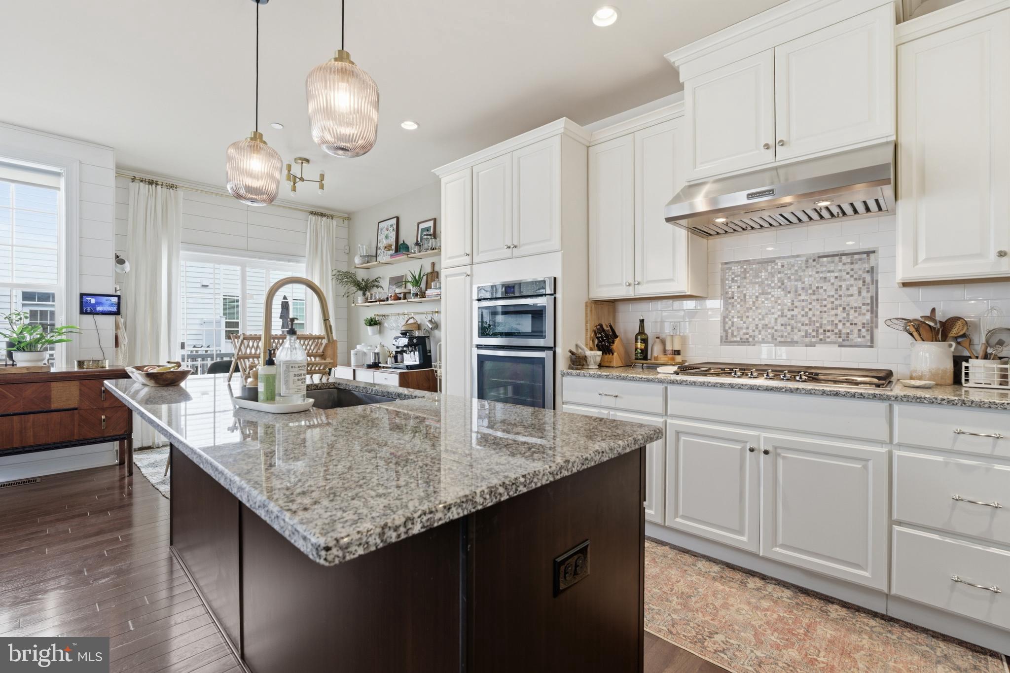 RAVENSCLIFF - Residential