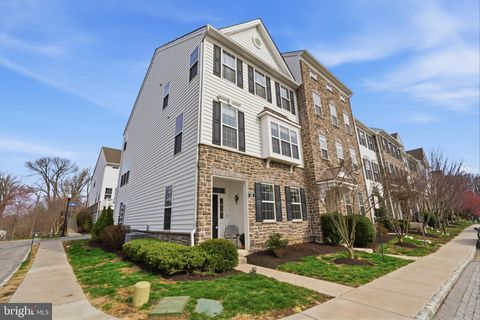 Townhouse For Sale - 101 Murray Lane<br/> MEDIA, PA 19063