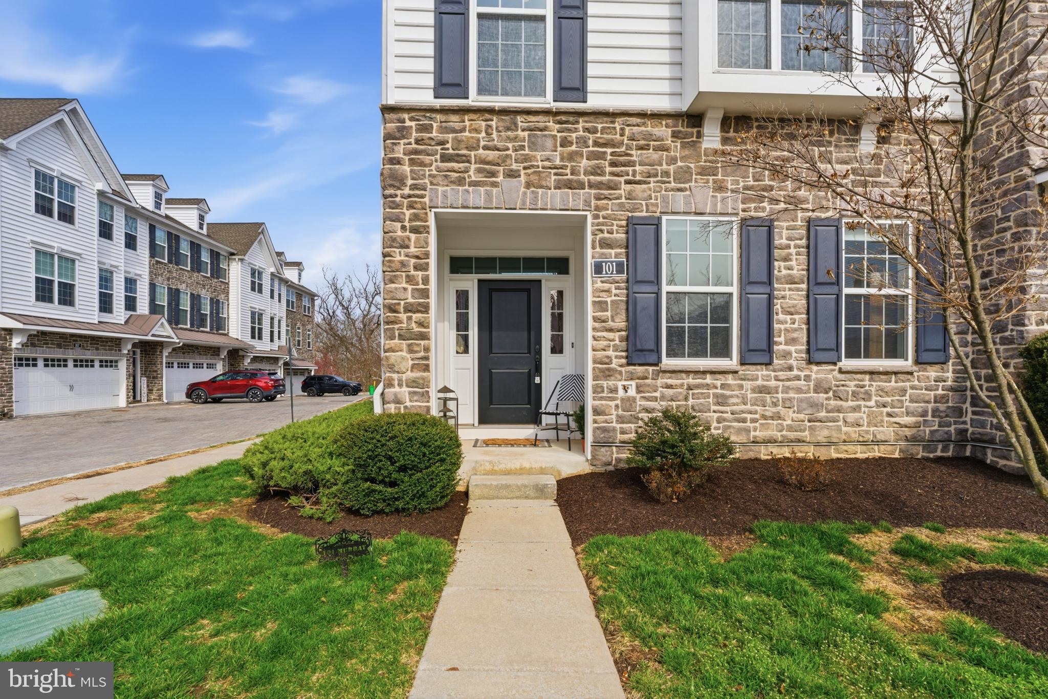 RAVENSCLIFF - Residential