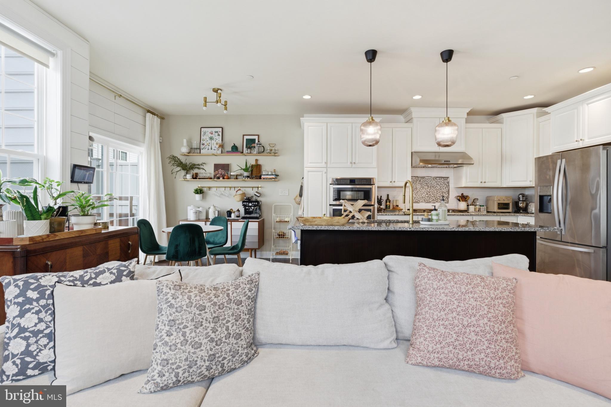 RAVENSCLIFF - Residential