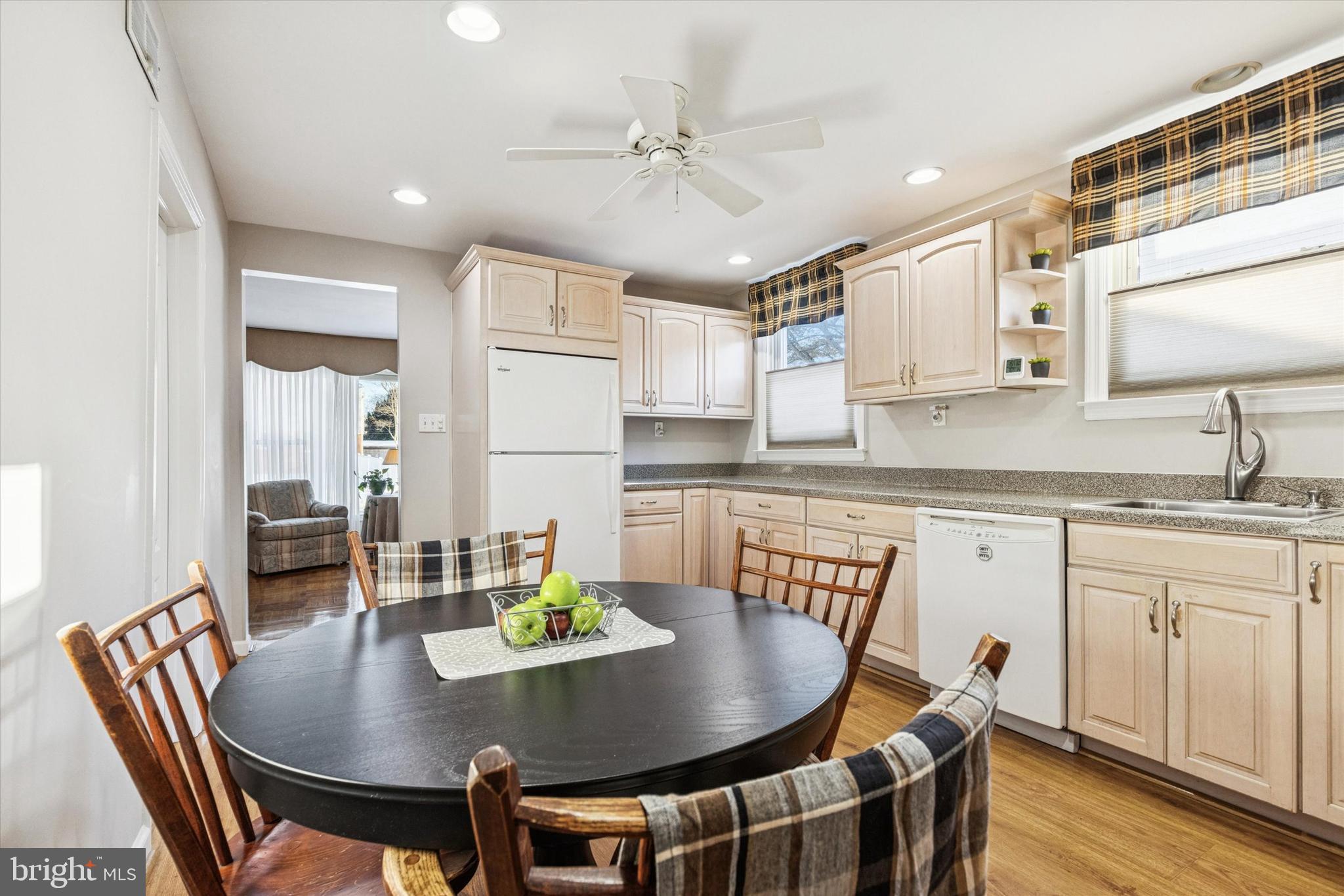 COLESTON - Residential